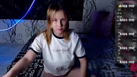 angela online show from October 11, 7:28 pm