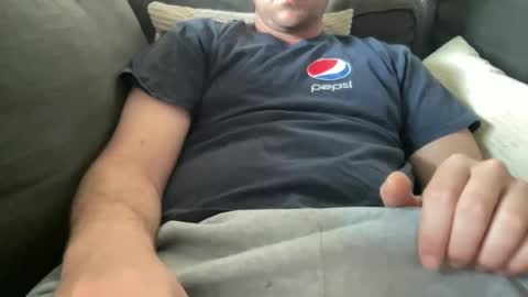 Snapshot of roythegil chatting on September 8, 7:24 pm roythegil online show from September 8, 7:24 pm