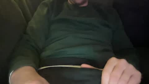 Snapshot of roythegil chatting on December 14, 11:45 pm roythegil online show from December 14, 11:45 pm