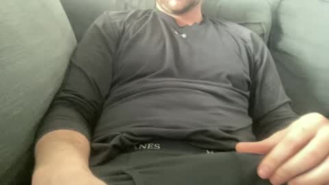 Snapshot of roythegil chatting on February 20, 4:25 pm roythegil online show from February 20, 4:25 pm