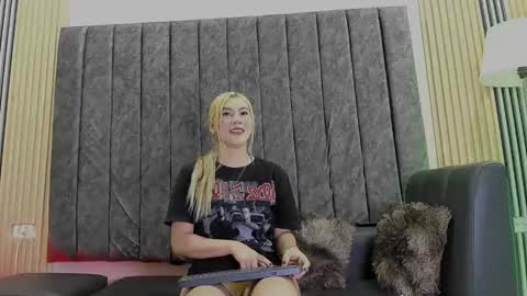 rubby_lux online show from November 10, 1:47 pm