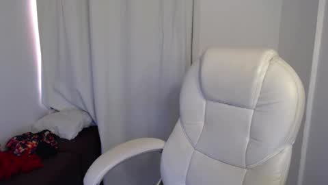 Rubi online show from October 15, 6:42 pm