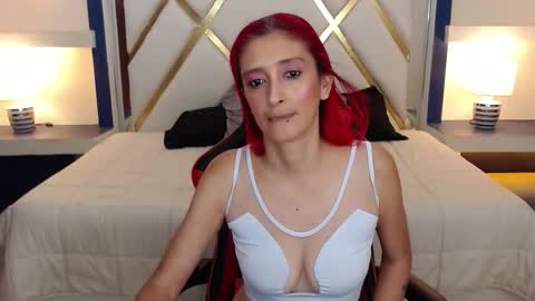 ruby_your_milf online show from February 20, 6:43 pm