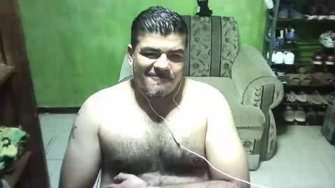 Snapshot of rudykruzpe chatting on December 21, 8:43 pm kruzpe online show from December 21, 8:43 pm