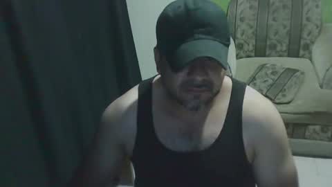 Snapshot of rudykruzpe chatting on October 3, 3:04 am kruzpe online show from October 3, 3:04 am