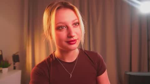 Snapshot of rue_novella chatting on October 11, 3:26 pm Mila online show from October 11, 3:26 pm