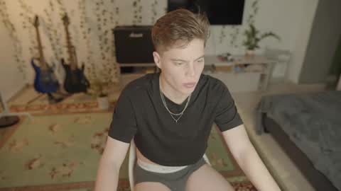 rusbradpitt online show from December 19, 3:29 pm