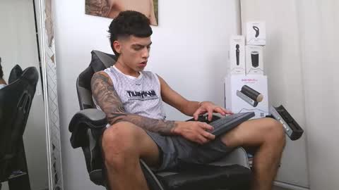  R U S S E L L  online show from February 11, 5:50 pm