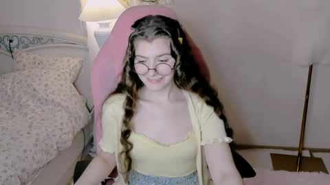 MY FANSLY  online show from April 20, 7:28 pm