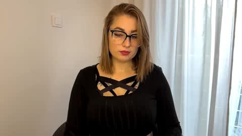 Snapshot of ruthless_111 chatting on October 7, 1:18 pm Nika online show from October 7, 1:18 pm