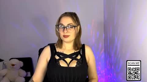 Snapshot of ruthless_111 chatting on October 20, 4:34 pm Nika online show from October 20, 4:34 pm