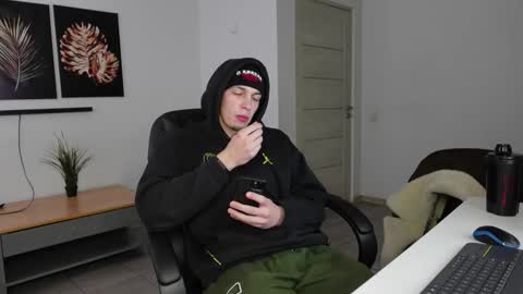 RYAN DOZER online show from February 21, 6:27 am