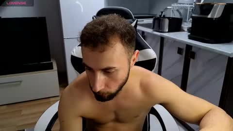 ryanstorm1 online show from November 10, 8:22 pm