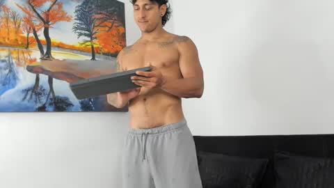 ryanwhite3 online show from November 7, 11:18 pm