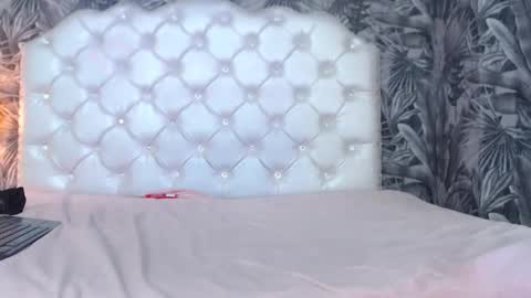 Snapshot of rylierouse chatting on October 18, 12:53 pm rylierouse online show from October 18, 12:53 pm