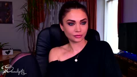 Y      online show from December 19, 9:40 am