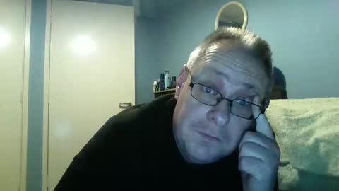 Snapshot of s536sny18 chatting on December 31, 4:35 pm s536sny18 online show from December 31, 4:35 pm