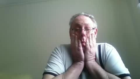Snapshot of s536sny18 chatting on February 2, 2:56 pm s536sny18 online show from February 2, 2:56 pm