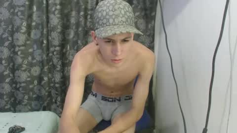 saam_hott_ online show from January 17, 10:22 am