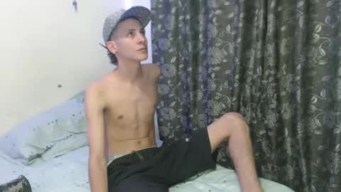 saam_hott_ online show from December 5, 3:09 am