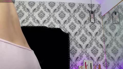 Snapshot of saara_brown chatting on March 4, 6:50 pm Saara Brown online show from March 4, 6:50 pm