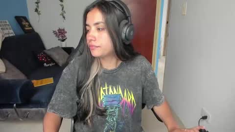 Snapshot of sabrina_chester_02 chatting on February 17, 8:27 pm Angie online show from February 17, 8:27 pm