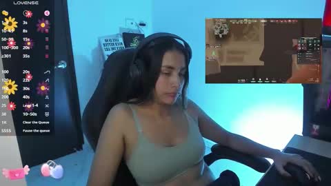 Snapshot of sabrina_chester_02 chatting on October 21, 10:57 pm Angie online show from October 21, 10:57 pm