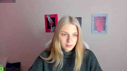 Snapshot of sabrina_moun chatting on October 6, 1:12 am sabrina_moun online show from October 6, 1:12 am