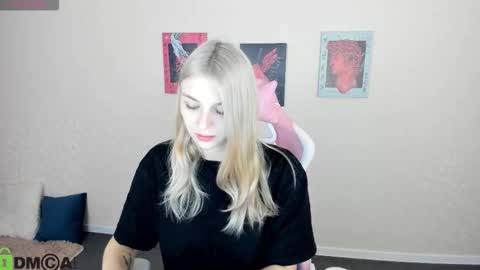 Snapshot of sabrina_moun chatting on October 7, 1:12 am sabrina_moun online show from October 7, 1:12 am