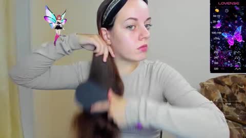 Snapshot of sabrina_tin chatting on September 24, 3:52 pm sabrina_tin online show from September 24, 3:52 pm
