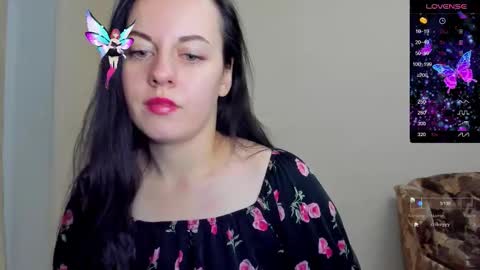 Snapshot of sabrina_tin chatting on October 6, 4:58 pm sabrina_tin online show from October 6, 4:58 pm