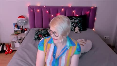 Sabrina MacMarren online show from January 14, 6:16 pm