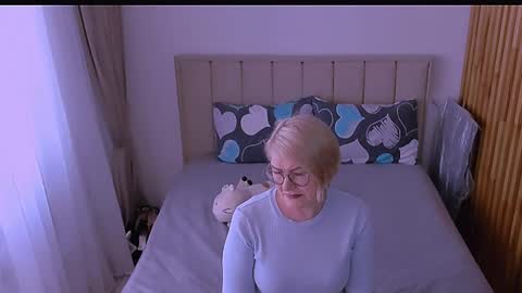 Sabrina MacMarren online show from April 17, 2:52 pm