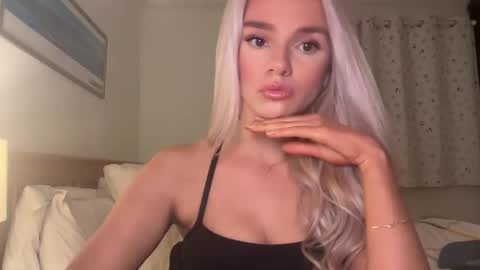 sabrina online show from February 3, 8:35 pm