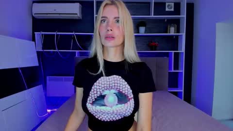 Sabrina online show from November 7, 12:51 pm