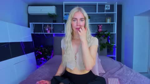 Sabrina online show from March 26, 1:38 pm