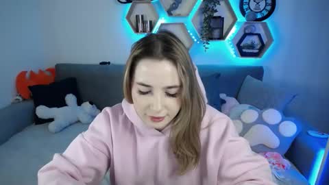 Snapshot of sabrinviolet chatting on February 7, 12:06 pm Sabrina Violet online show from February 7, 12:06 pm