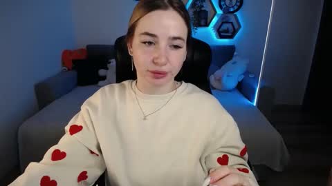 Snapshot of sabrinviolet chatting on February 10, 9:04 am Sabrina Violet online show from February 10, 9:04 am