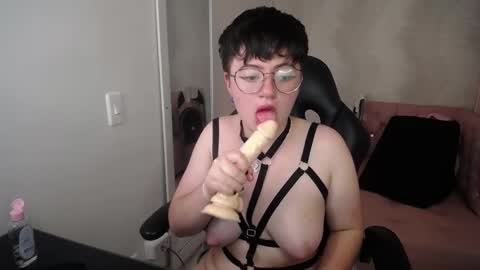 Snapshot of safyka chatting on March 11, 11:37 pm SAFYKA online show from March 11, 11:37 pm