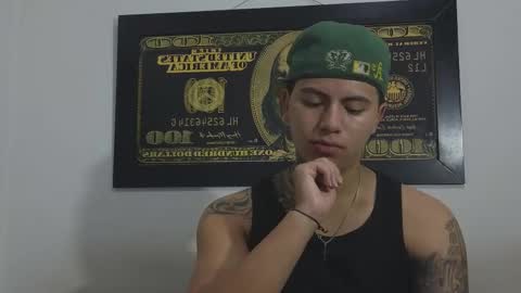 Snapshot of sahara_n_thiago chatting on October 10, 9:48 am Sahara y Thiago online show from October 10, 9:48 am