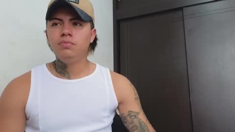 Snapshot of sahara_n_thiago chatting on February 25, 2:48 pm Sahara y Thiago online show from February 25, 2:48 pm