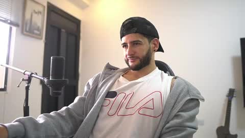 saimon  online show from April 15, 1:36 pm