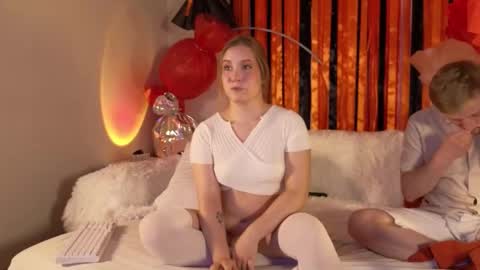 saint__vicious online show from November 4, 8:21 pm