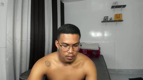 Taylor online show from March 8, 3:21 am