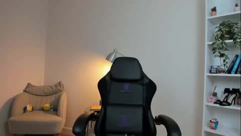 Sakura Harper online show from March 3, 8:49 am