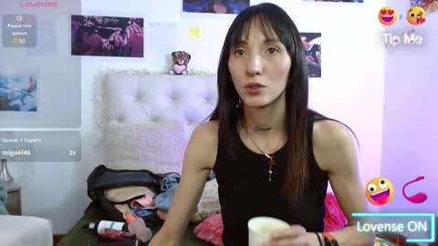 Snapshot of sakura_skinny chatting on February 19, 9:03 pm Sakura Skinny online show from February 19, 9:03 pm