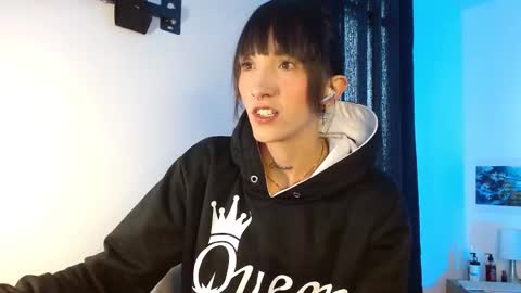 Snapshot of sakura_skinny chatting on January 27, 2:24 pm Sakura Skinny online show from January 27, 2:24 pm