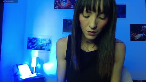 Snapshot of sakura_skinny chatting on December 18, 3:33 pm Sakura Skinny online show from December 18, 3:33 pm