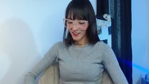Snapshot of sakura_skinny chatting on February 26, 8:25 pm Sakura Skinny online show from February 26, 8:25 pm