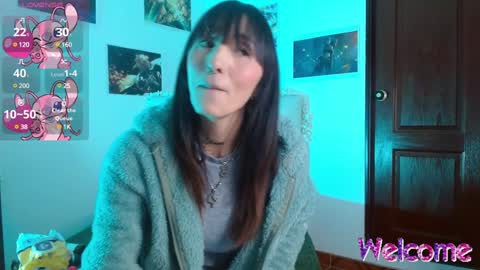 Snapshot of sakura_skinny chatting on January 7, 1:14 pm Sakura Skinny online show from January 7, 1:14 pm